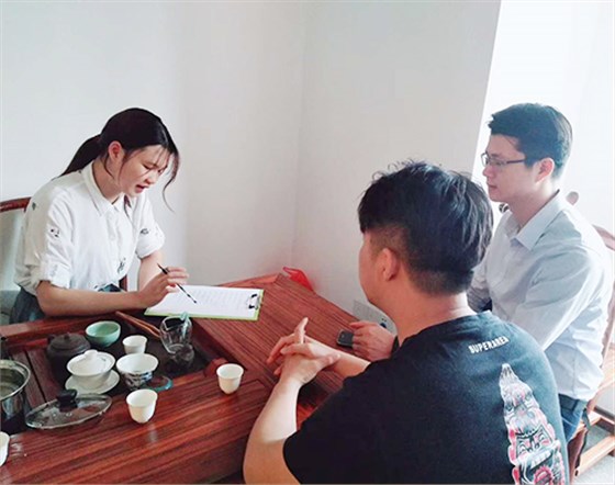 迦密山精英團隊服務(wù)客戶現(xiàn)場